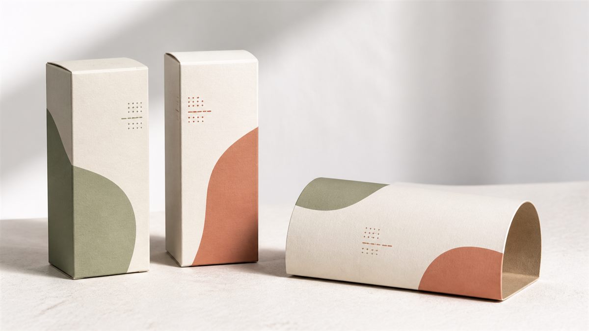 Minimal product carton with clear information hierarchy and simple material identification marks