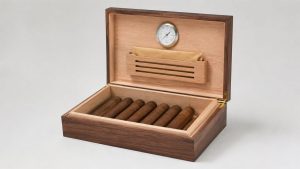Cigar humidor box how it works: open box with hygrometer and humidity packet